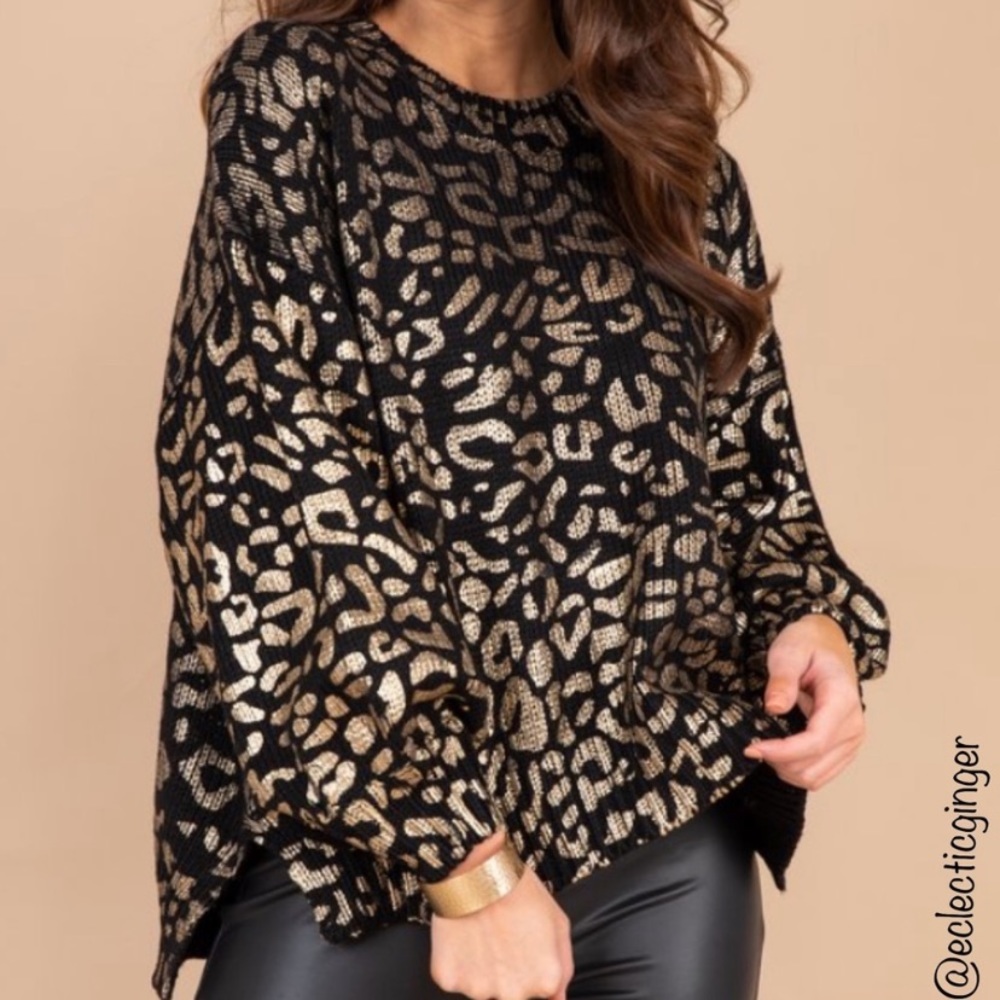 Black & gold leopard sweater S/M M/L